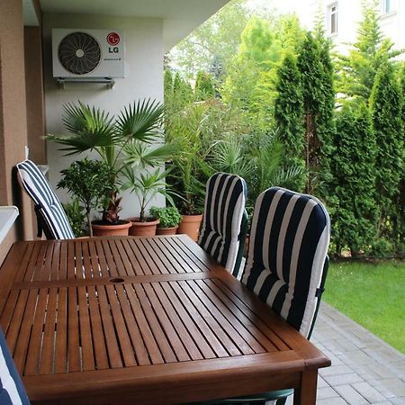 Bamboo Wellness Apartment Шіофок Екстер'єр фото