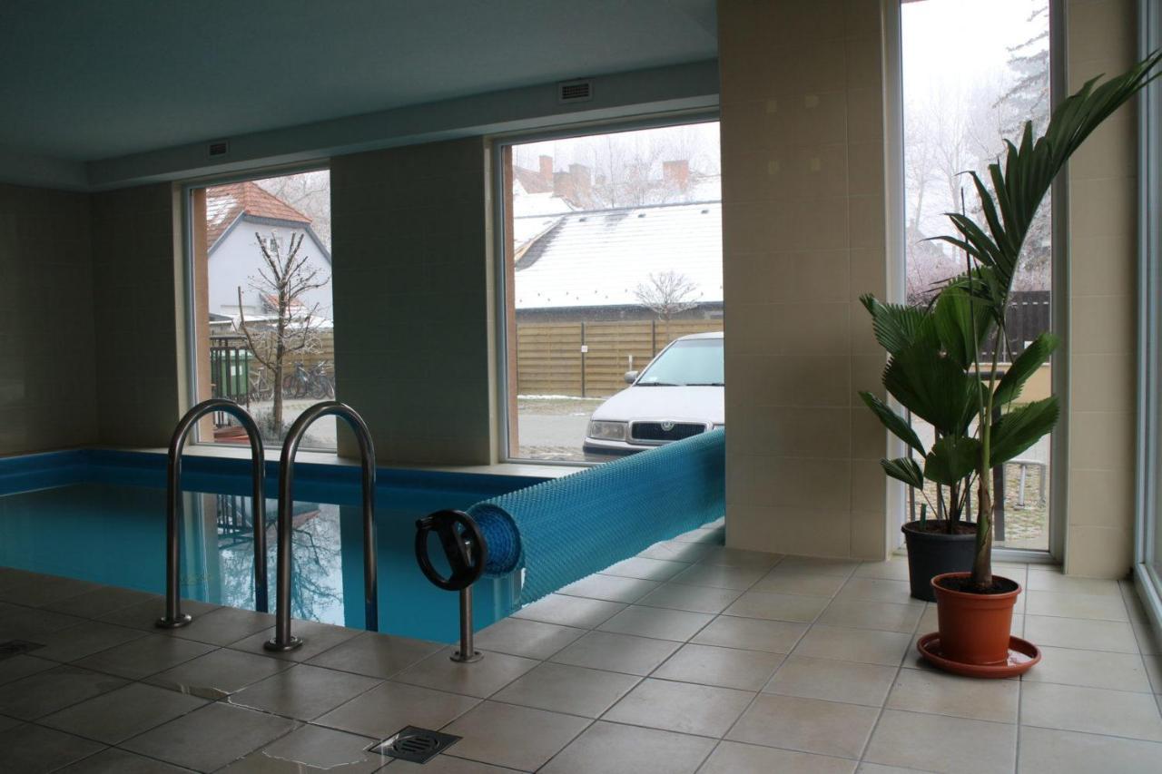 Bamboo Wellness Apartment Шіофок Екстер'єр фото
