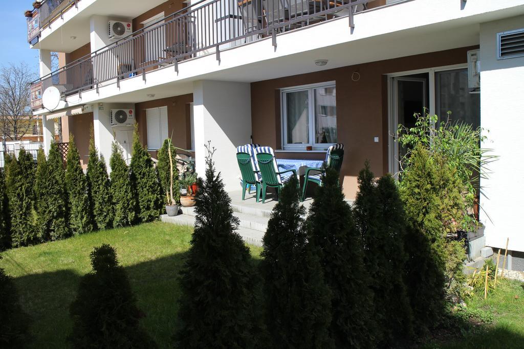 Bamboo Wellness Apartment Шіофок Номер фото