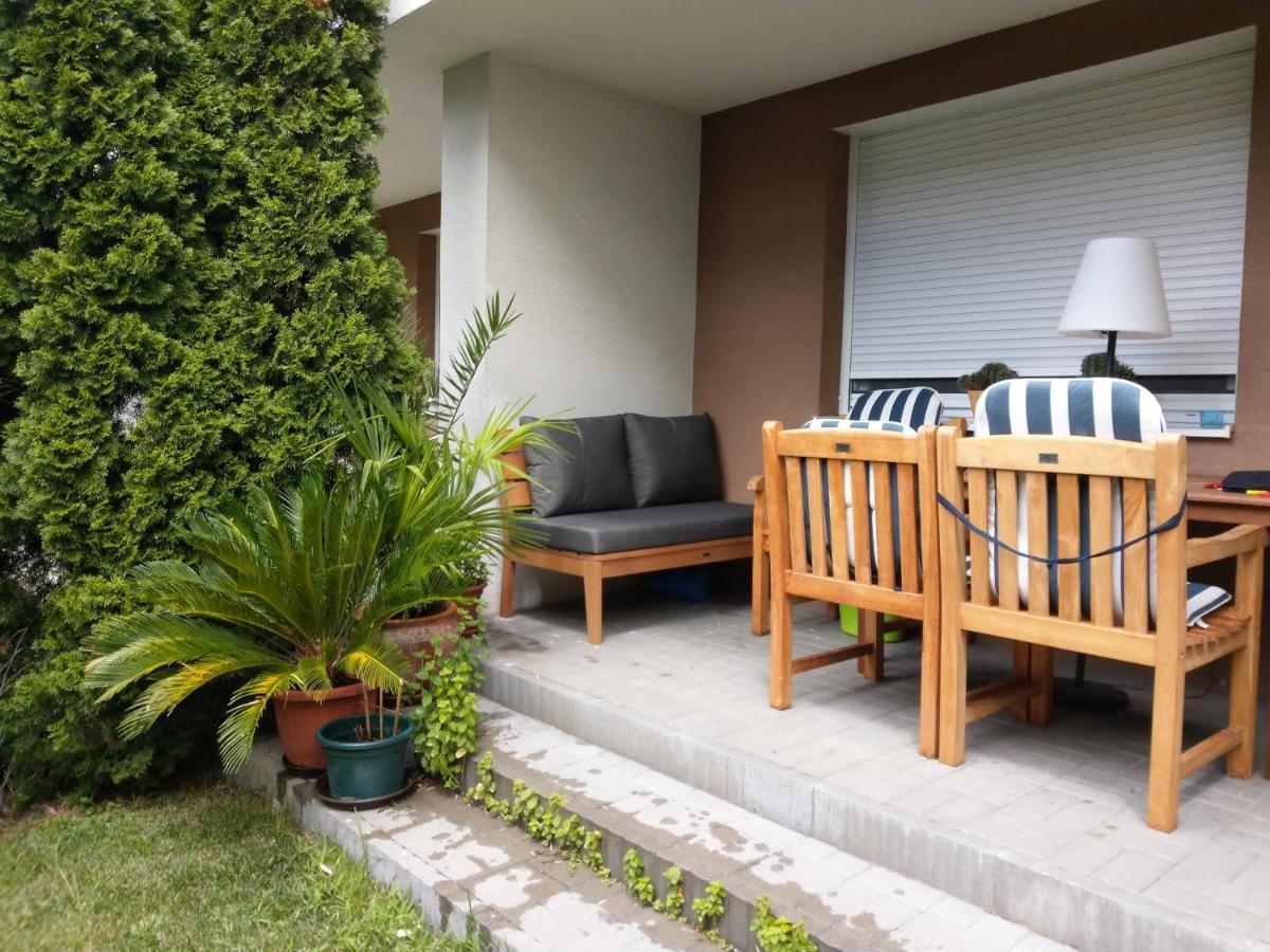 Bamboo Wellness Apartment Шіофок Екстер'єр фото