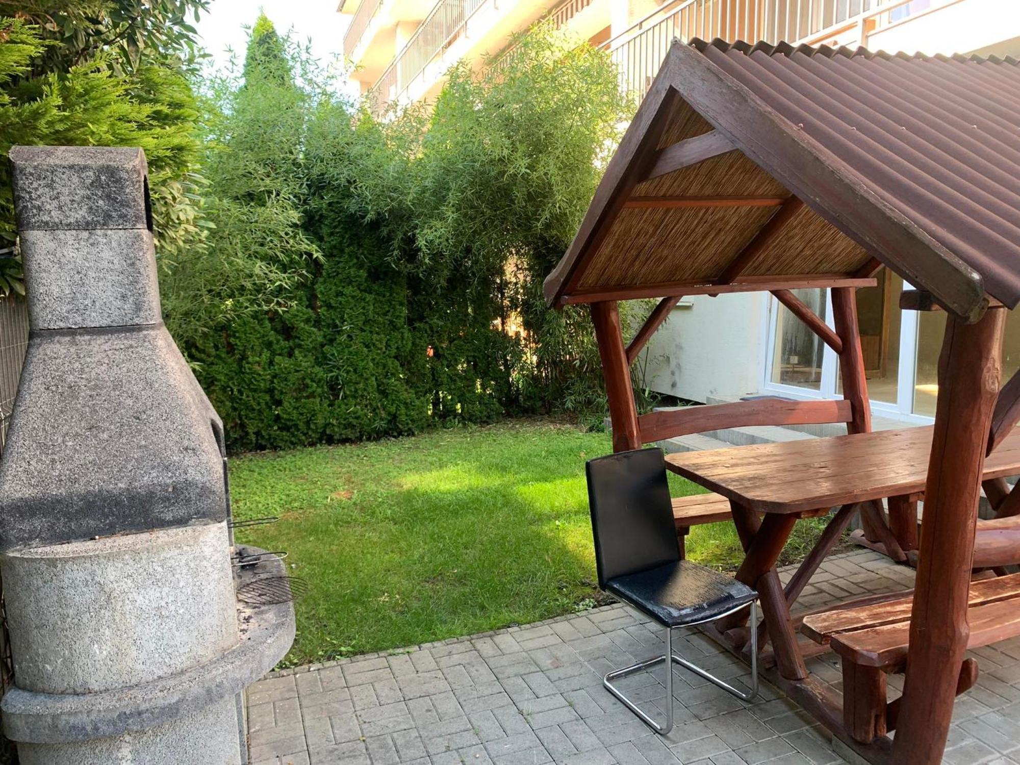 Bamboo Wellness Apartment Шіофок Екстер'єр фото