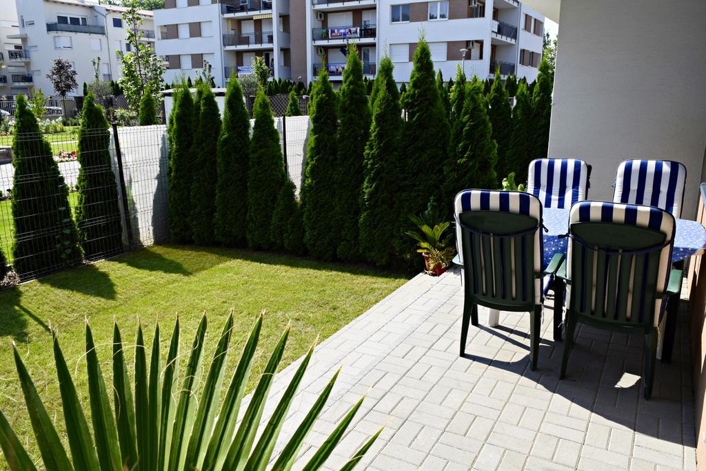 Bamboo Wellness Apartment Шіофок Екстер'єр фото