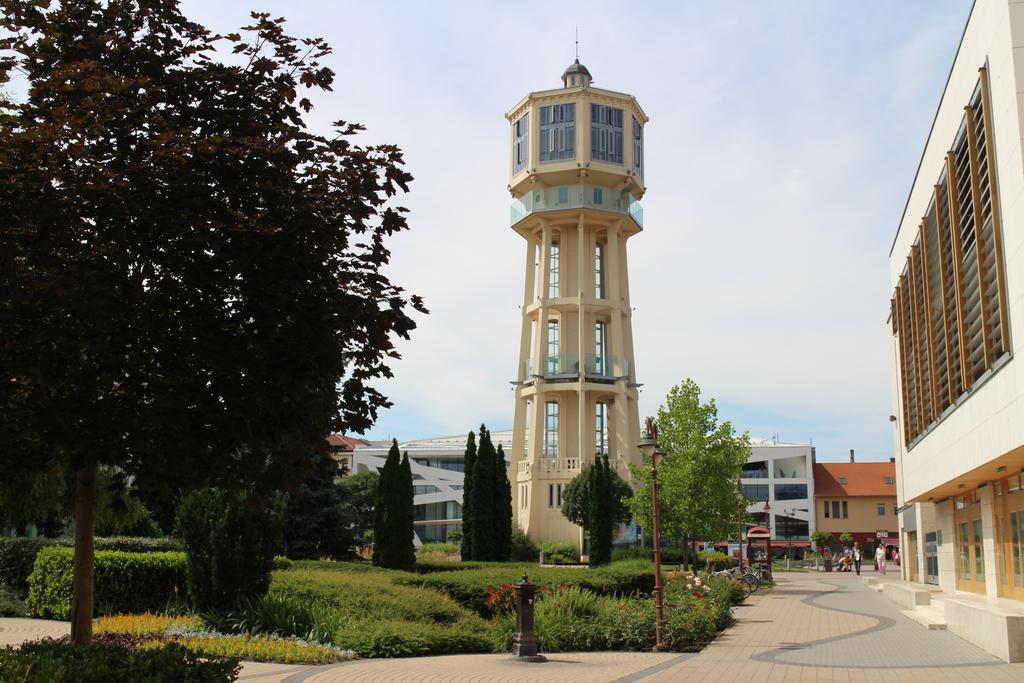 Bamboo Wellness Apartment Шіофок Екстер'єр фото