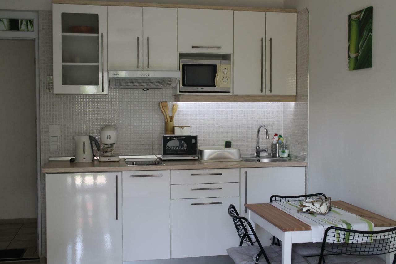 Bamboo Wellness Apartment Шіофок Екстер'єр фото